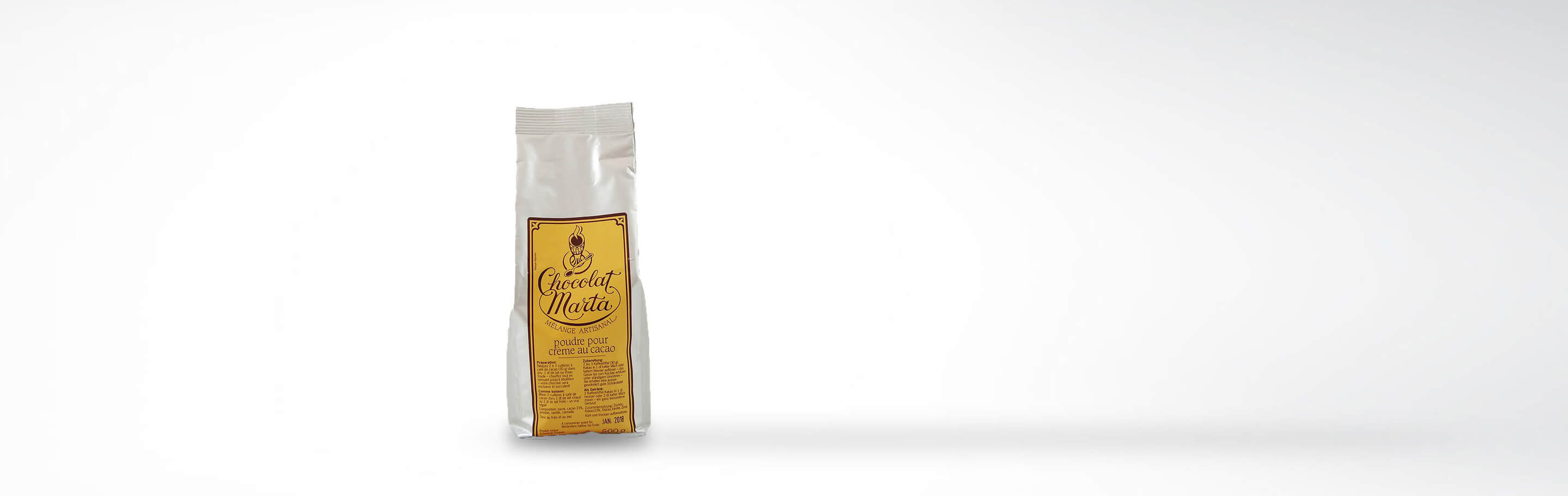 500g-Packung Chocolat Marta Kakaocreme-Pulver vor weißem Hintergrund