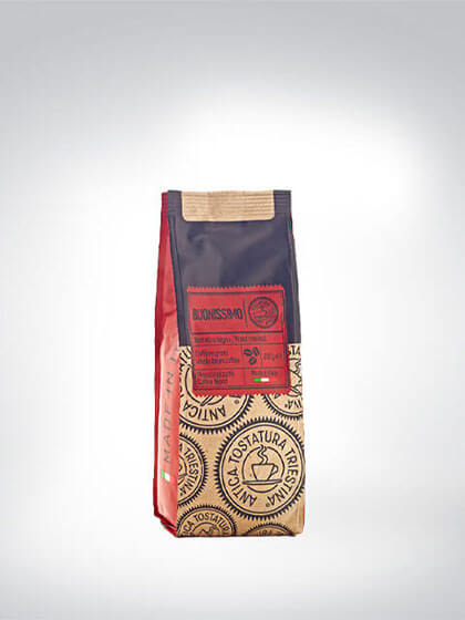 Eine Packung italienischer Röstkaffee in einer stilvollen Verpackung