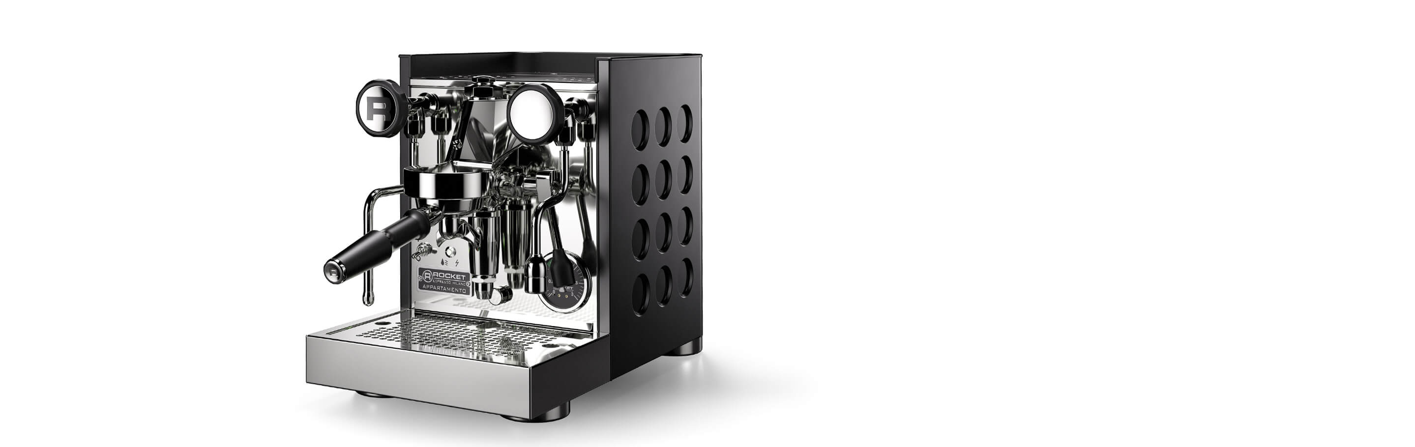 Espressomaschine aus Edelstahl mit schwarzem Gehäuse und modernen Details