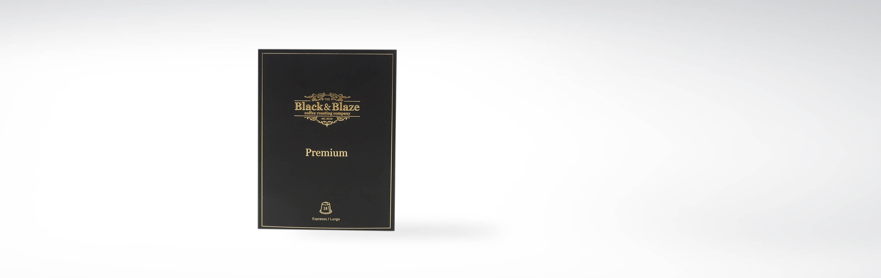 Schwarze Verpackung von Black & Blaze Premium Kaffee, geeignet für Espresso und Lungo