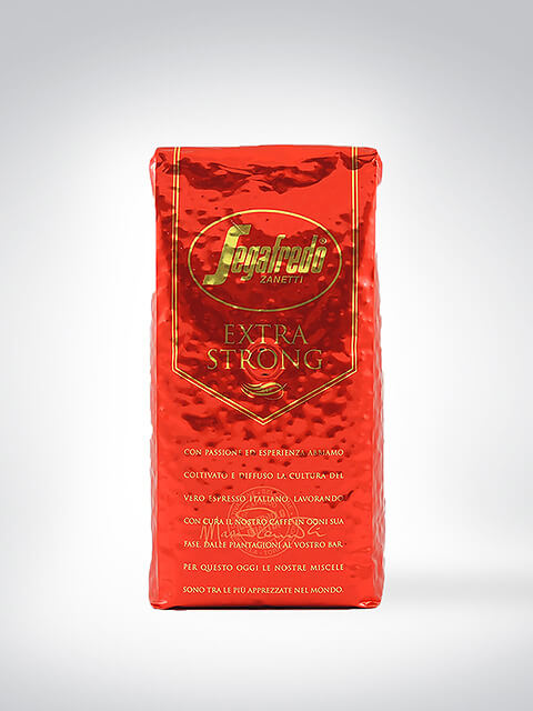Verpackung von Segafredo Zanetti Extra Strong Kaffee, rote Tüte
