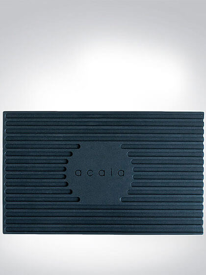 Schwarze Acaia Silikonmatte mit Rillenstruktur