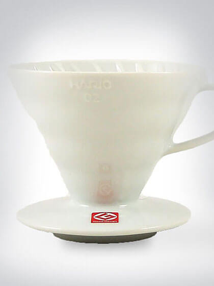 Weißer Hario V60 Keramik-Kaffeefilterhalter der Größe 02