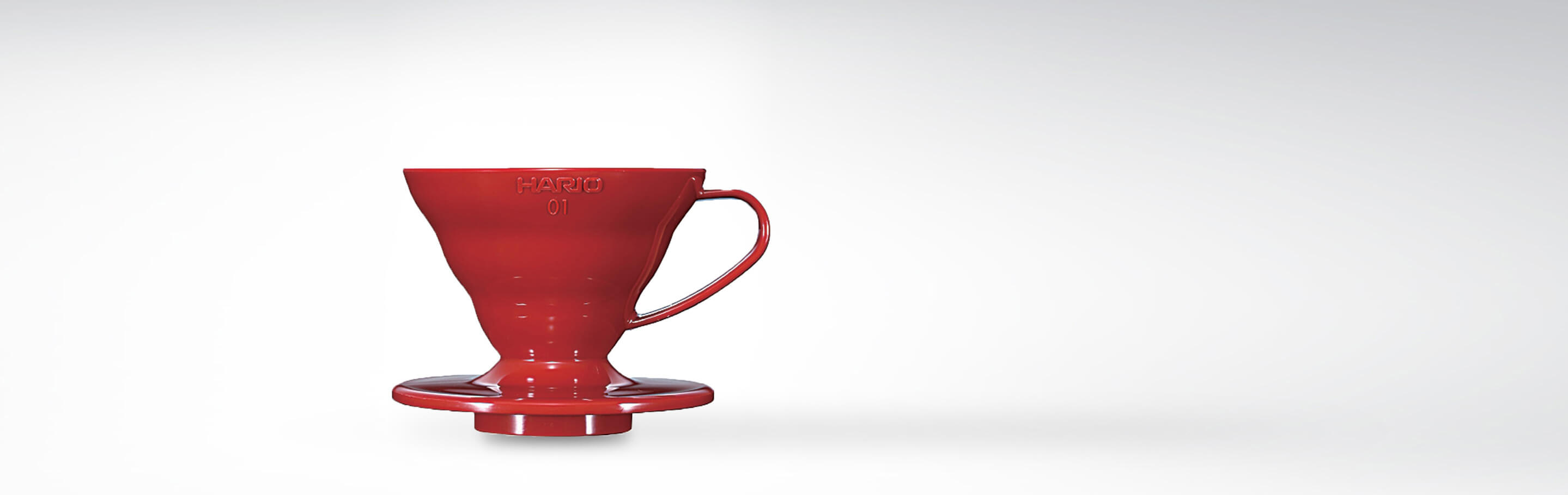 Abbildung eines roten Hario Kaffeefilters der Größe 01 auf weißem Hintergrund