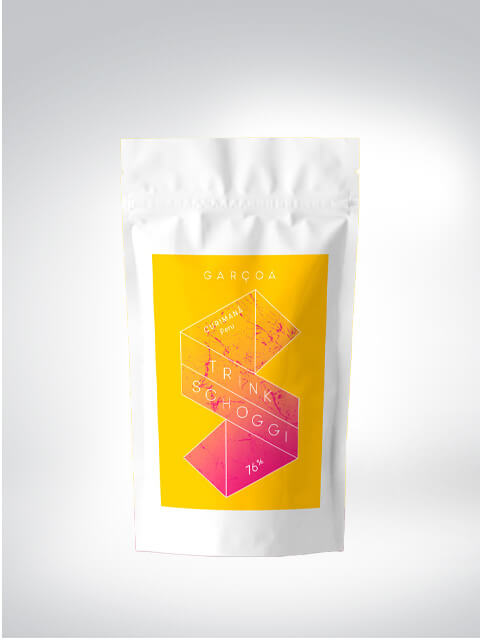 Verpackung von Garcoa Trinkschokolade mit 76% Kakaoanteil vor hellem Hintergrund