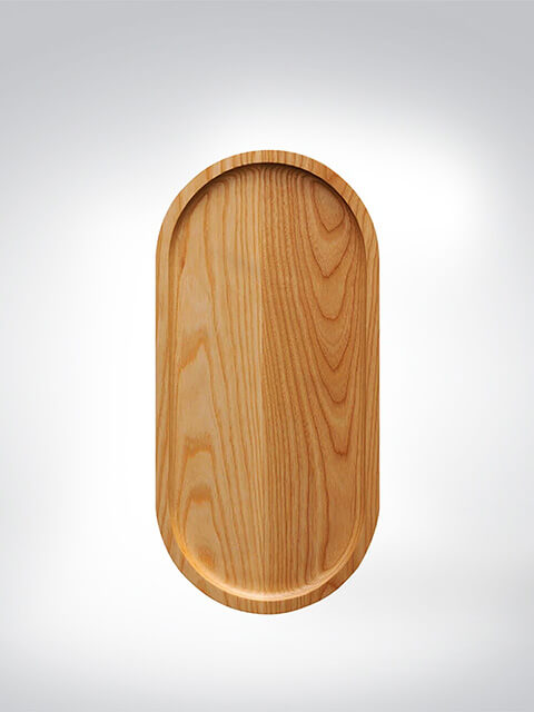 Ovales Tablett aus hellem Holz mit natürlicher Maserung