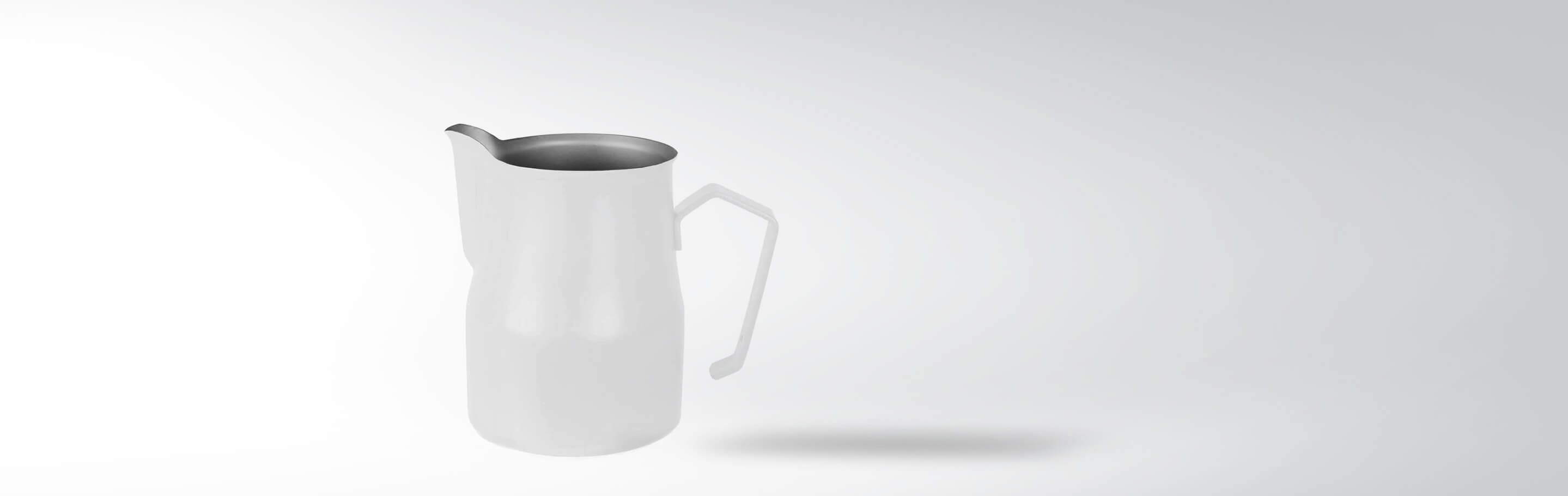 Ein stilvoller Milchaufschäumer aus Edelstahl mit einem klassischen Design und ergonomischem Griff