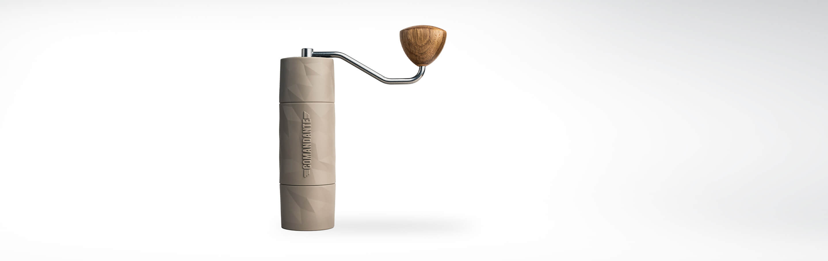 Manuelle Kaffeemühle mit Holzgriff und stilvollem Design