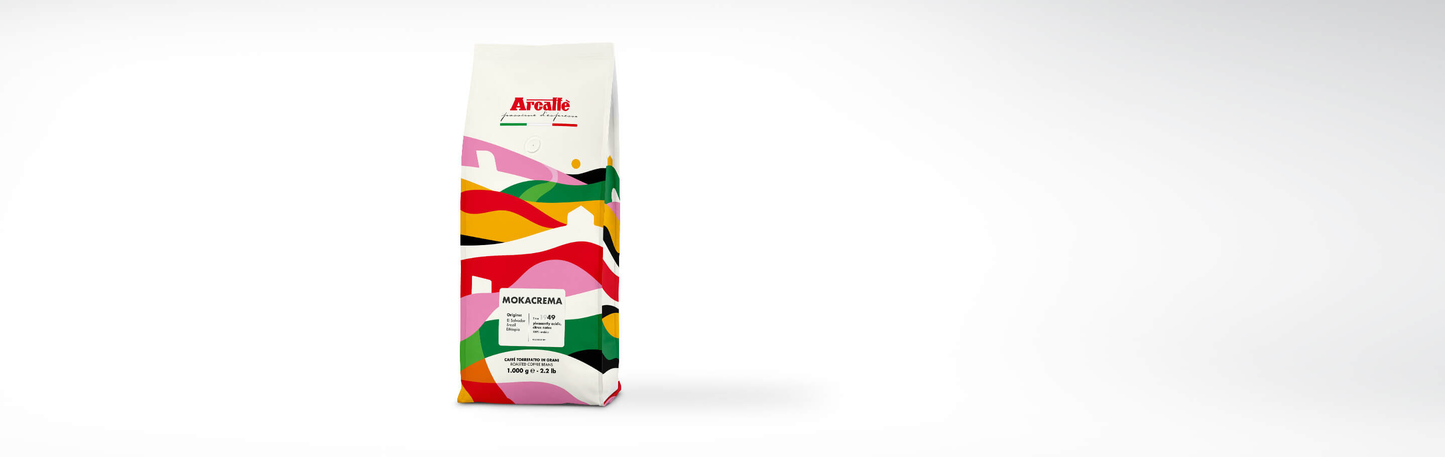 Bunte Kaffeeverpackung der Marke Arcale MokaCrema, 1 kg