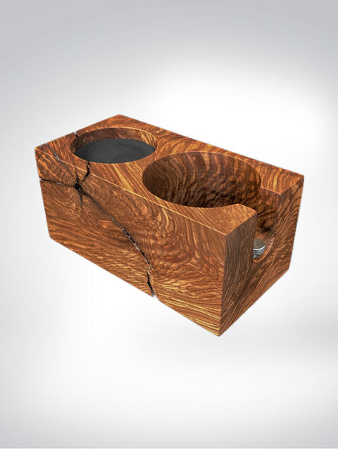 Holz-Dockingstation mit zwei Fächern und natürlicher Maserung